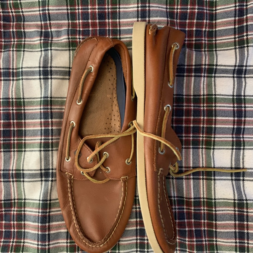 Sperry - Picture 2 of 4
